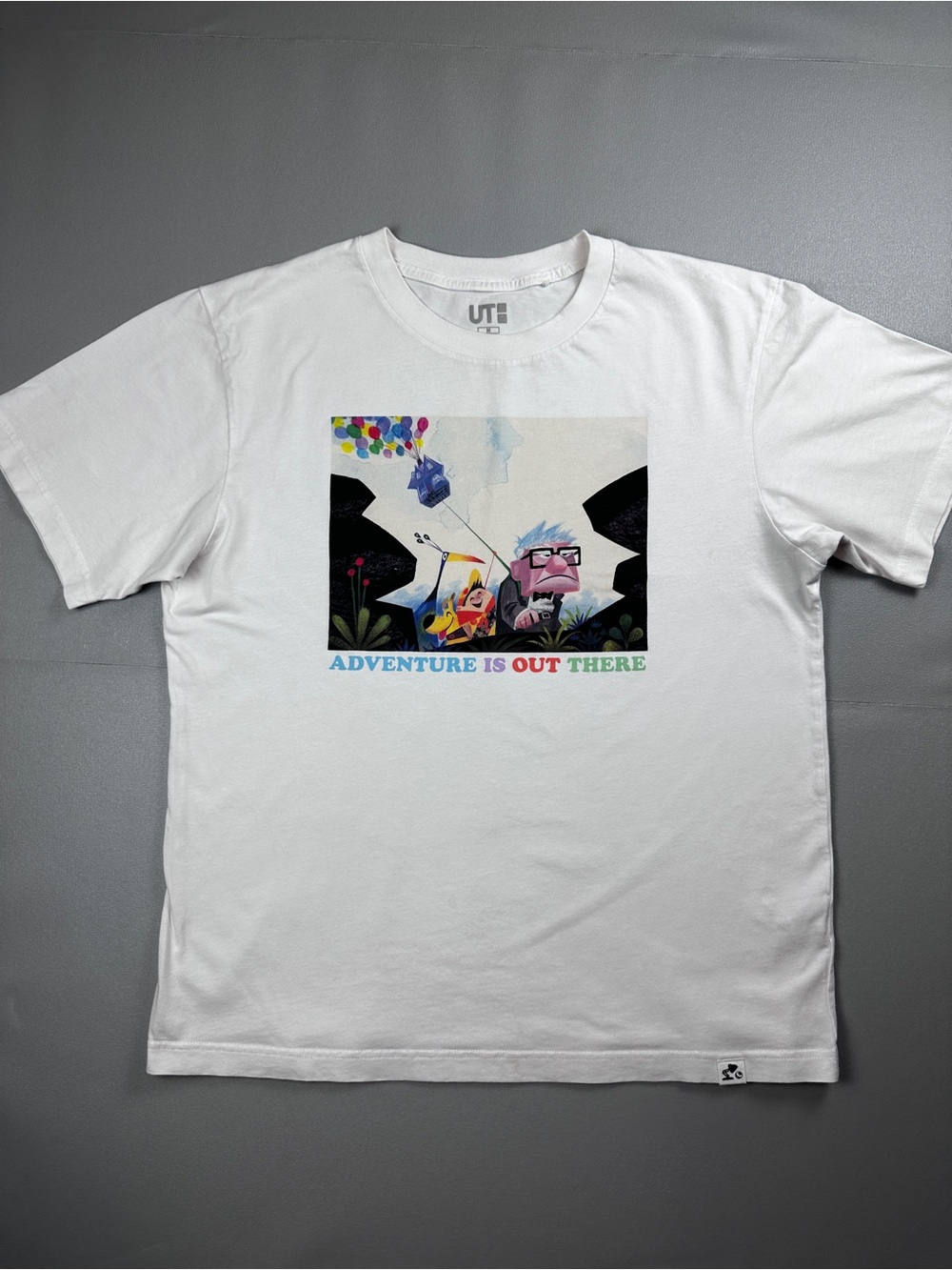 UNIQLO UT Disney Pixar Up Graphic T-Shirt White Adventure Is Out There Size M
